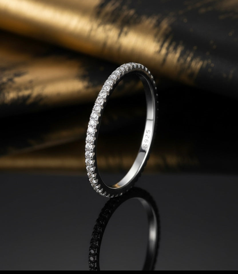 Stellar light paved ring