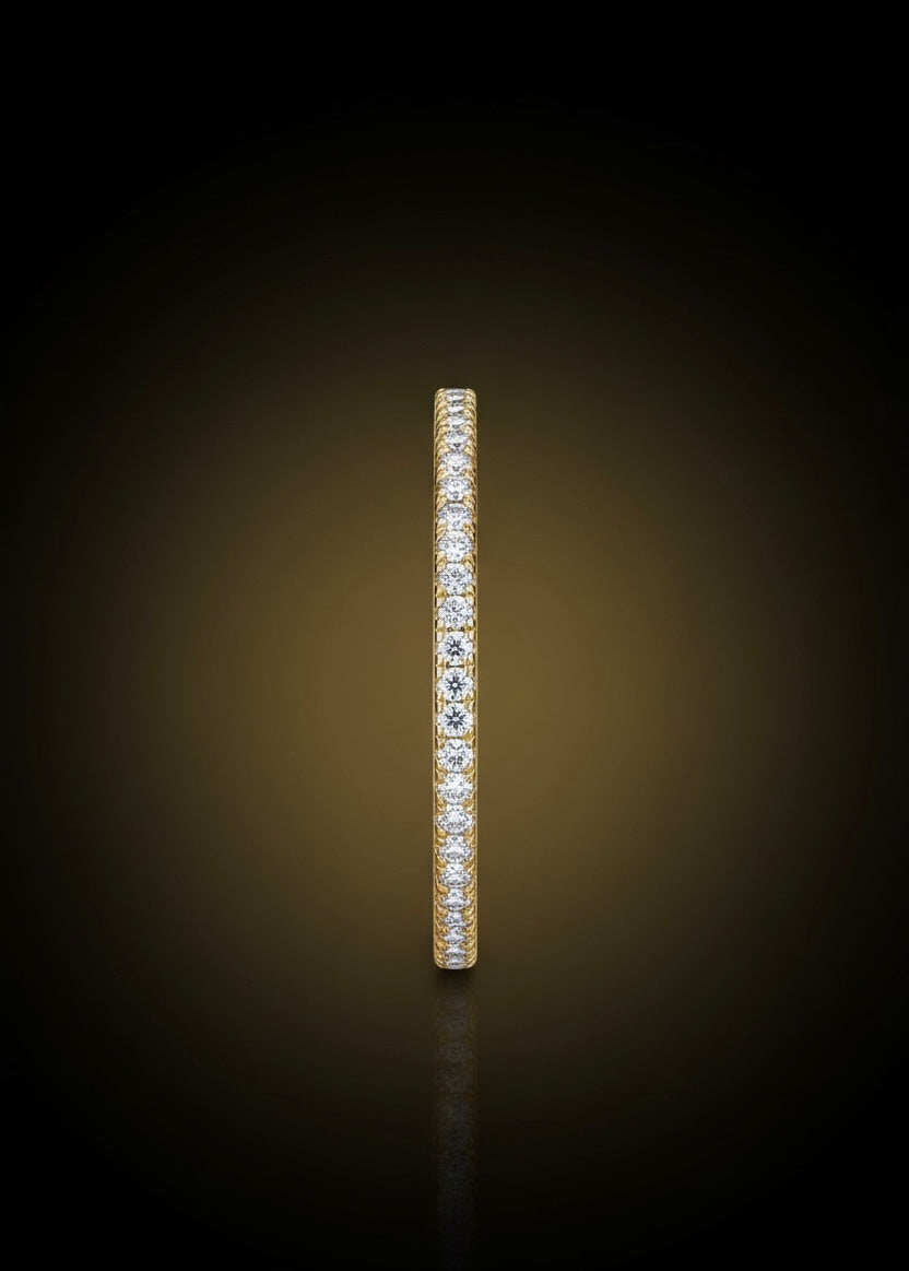 Stellar light paved ring